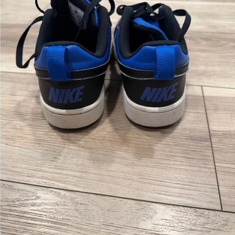 Nike Kids Royal Blue and Black Low-Top Sneakers